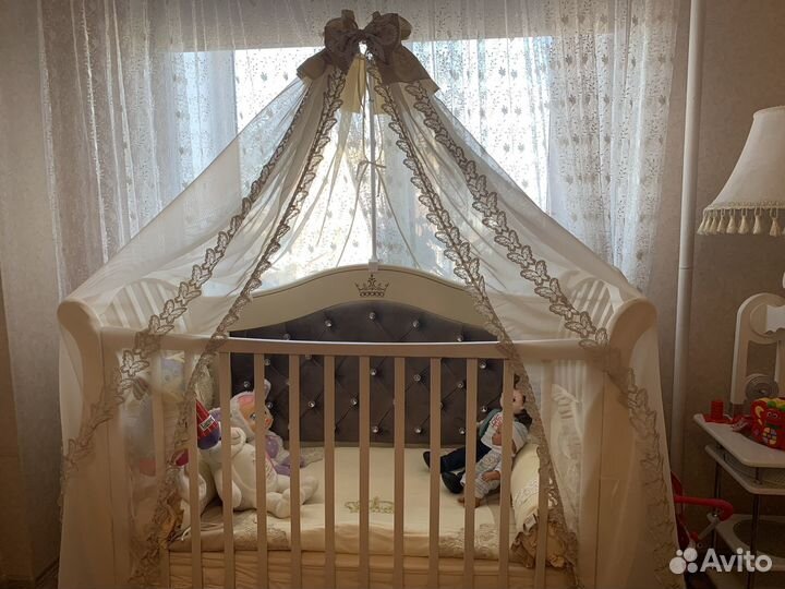 Кровать с балдахином