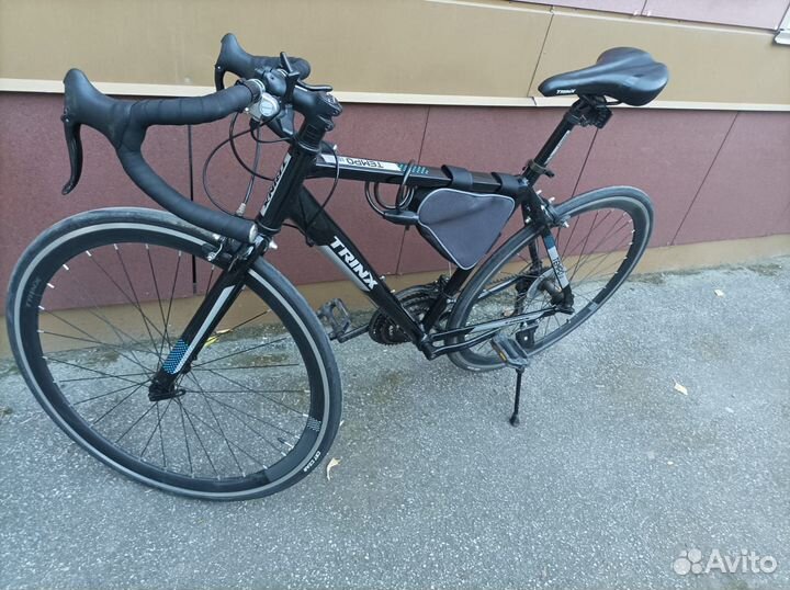 Шоссейный велосипед trinx