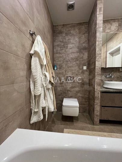 2-к. квартира, 45 м², 3/3 эт.