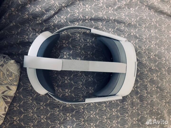 Очки виртуальной реальности “Pico 4”