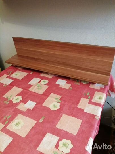 Полка настенная навесная