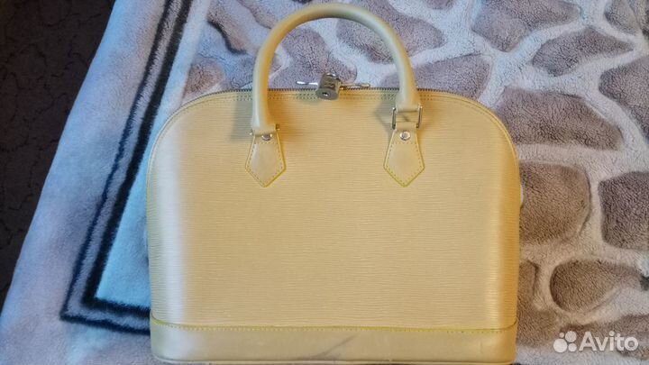 Сумка женская песочного цвета