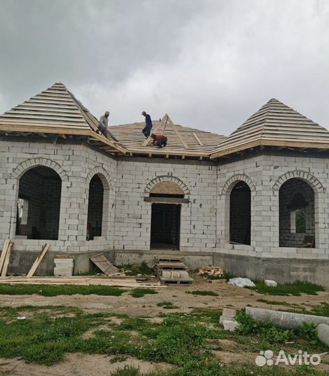 Бригада строителей