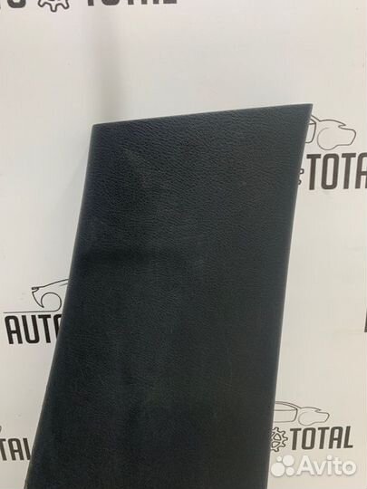 Обшивка центральной стойки правая Honda Civic 4D