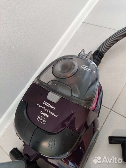 Пылесос Philips FC8472 PowerPro Compact
