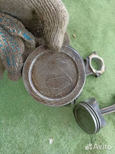 Поршень Ford Focus 1 универсал 2.0 2002