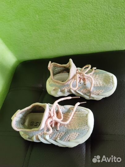 Кроссовки для девочки