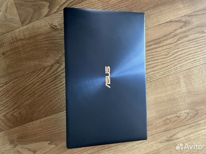 Asus Zenbook 14 с Windows 11 (512Gb/8Gb/2Gb/3.1Гц)