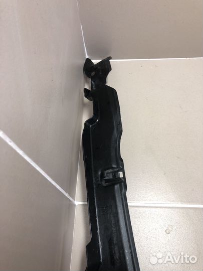 Пыльник крыла переднего правого Mitsubishi Pajero