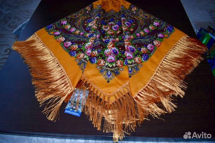 Платки шерстяные с бахромой