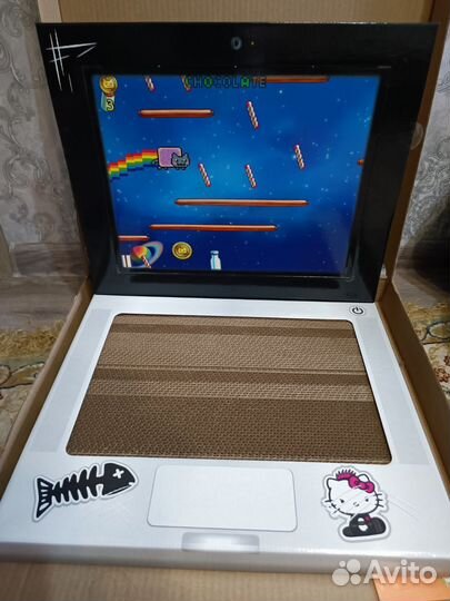 Когтеточка новая с игрушкой