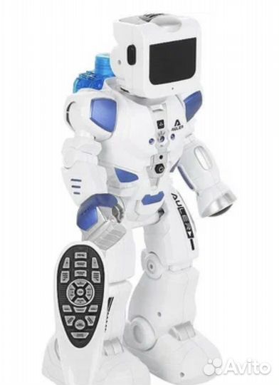 Робот на пульте управления