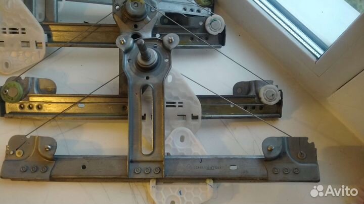 Стеклоподъёмники Дастер, Террано