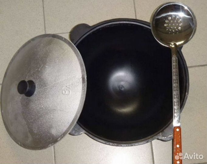 Kазан чугyнный 8л+шyмoвка