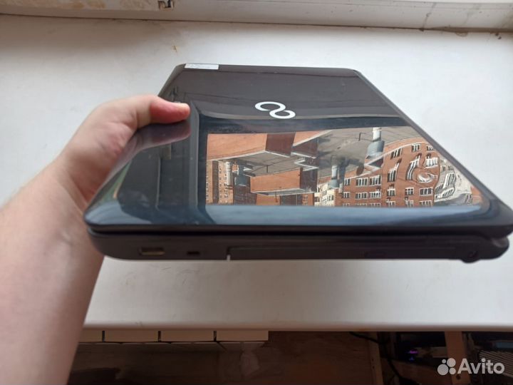 Fujitsu 1.86ггц / 4 Гб / SSD 120Гб / 15.6