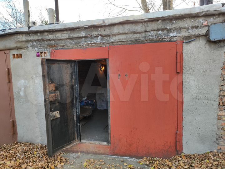 Гараж, > 30 м²