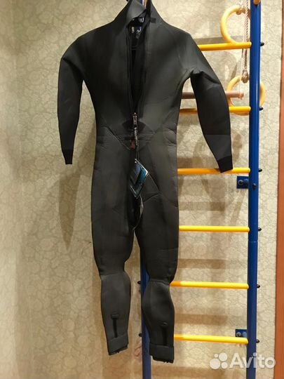 Гидрокостюм