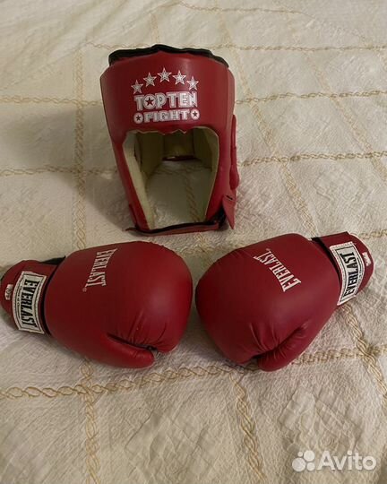 Боксерские перчатки и шлем детские