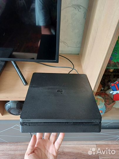 Продам PS4