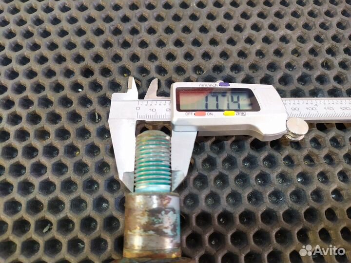 Болт рессоры передней Man TGX