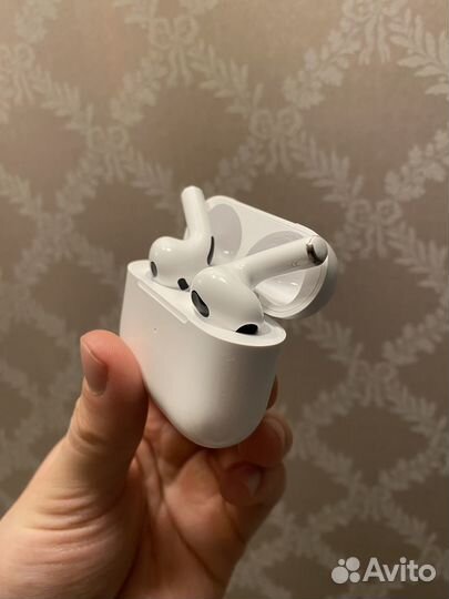 AirPods З