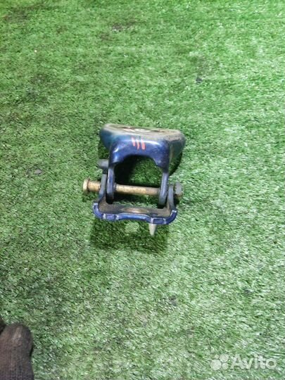 Петля двери передняя правая Citroen C4