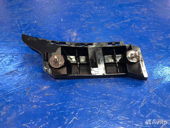 Кронштеин бампера задний правый Mercedes-Benz