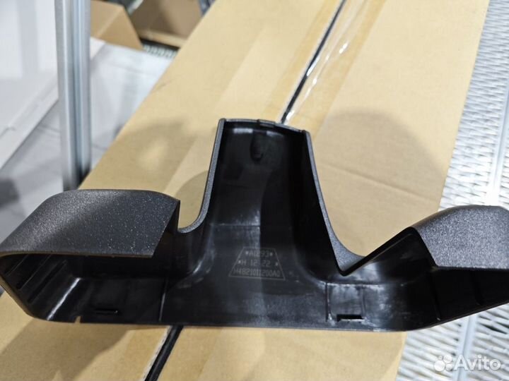 Накладка кронштейна зеркала правого H4821011200A0