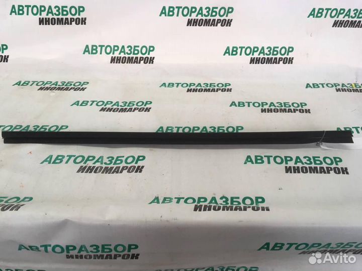 Уплотнитель для Toyota Corolla 10 2006-2013г