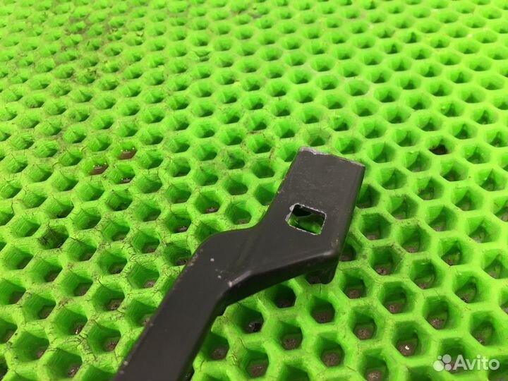 Поводок стеклоочистителя левый L Volkswagen Passat