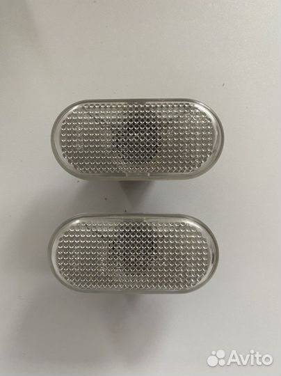 Поворотник на крыло