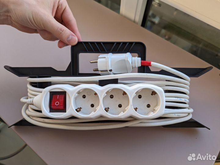 Удлинители силовые, сетевые фильтры, переноски