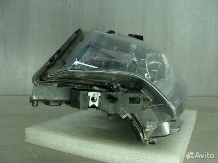Фара левая Mitsubishi Outlander
