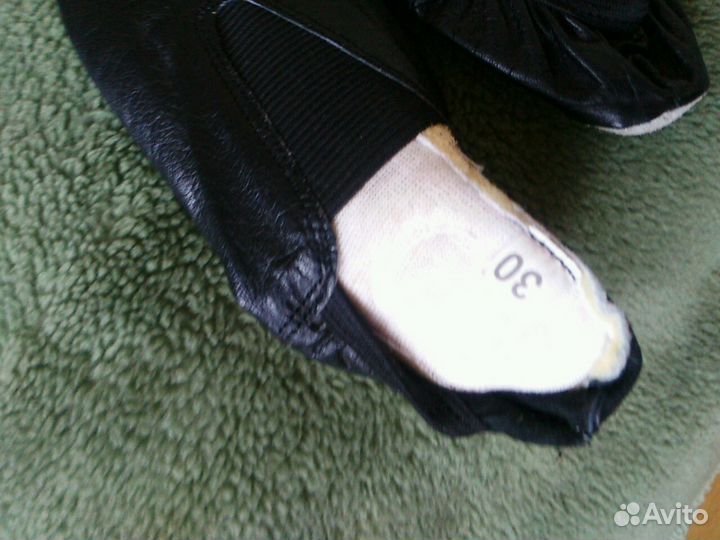 Обувь детская для занятий гимнастикой и танцами.но