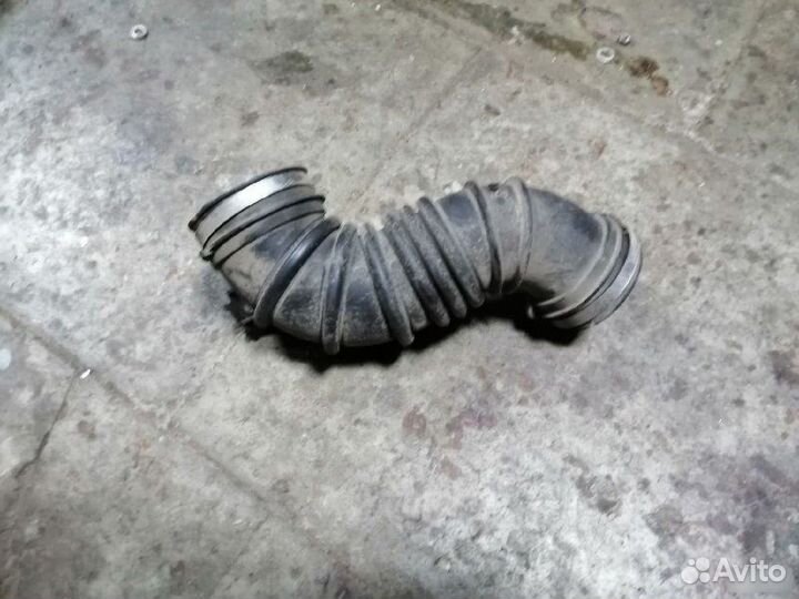 Патрубок воздушного фильтра Toyota Corolla E120