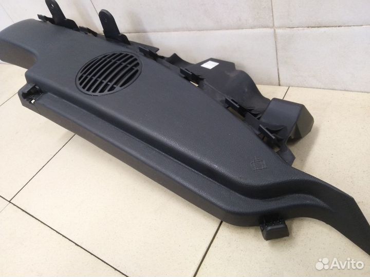 Направляющая шторки багажника 1-серия E87/E81 2004