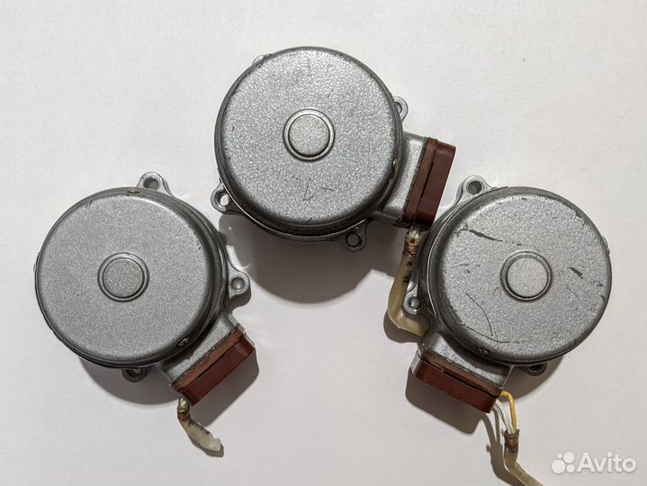 Реверсивный электродвигатель, 3шт. Цена за все