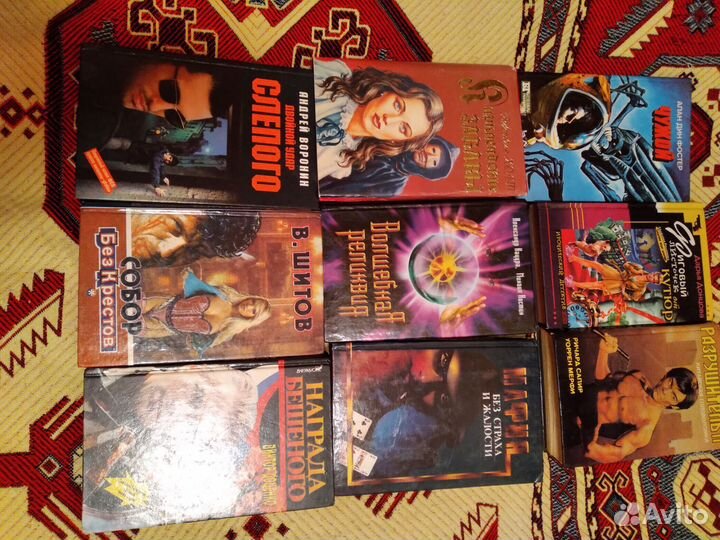 Книги(детективы,криминальные романы и классика)