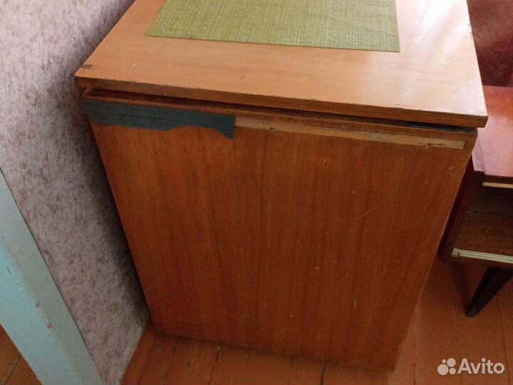 Холодильник ретро