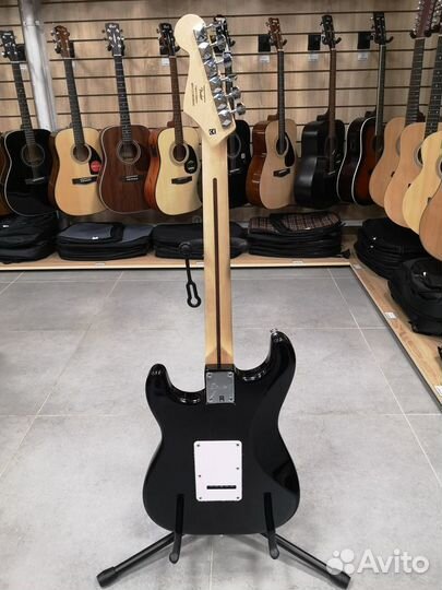 Новая электрогитара Fender Squier Bullet Trem HSS