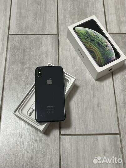 iPhone Xs, 64 ГБ