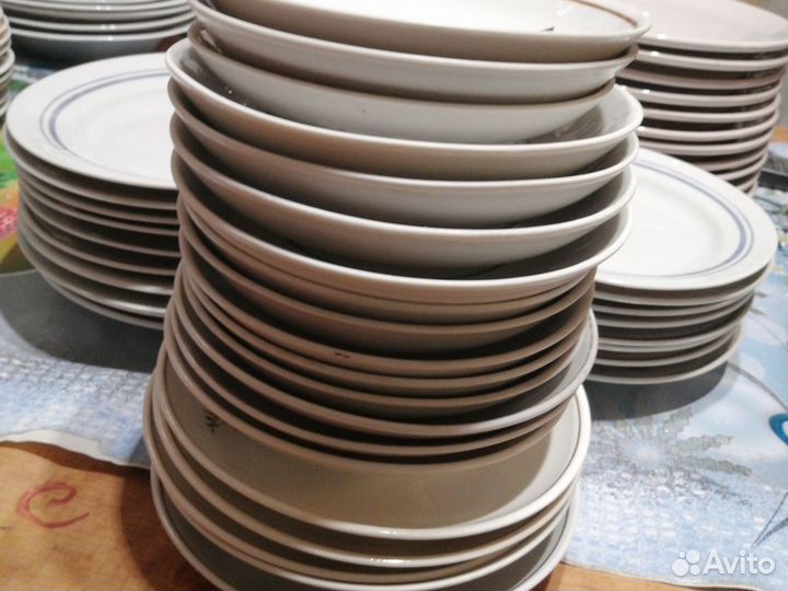 Столовые тарелки бу