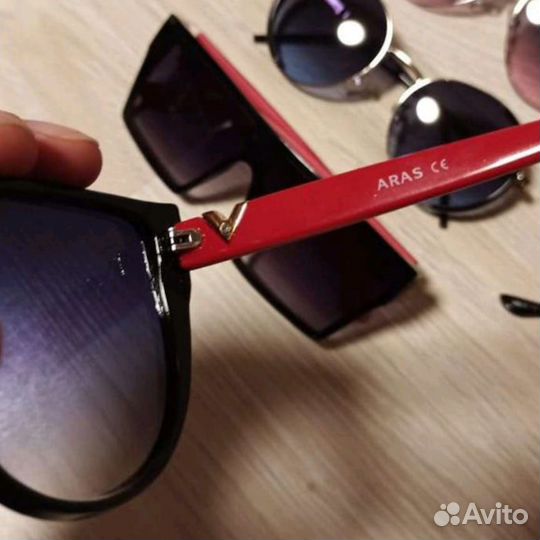 Солнцезащитные очки в ассортименте новые