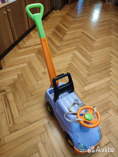 Машинка каталка толокар с ручкой полесье