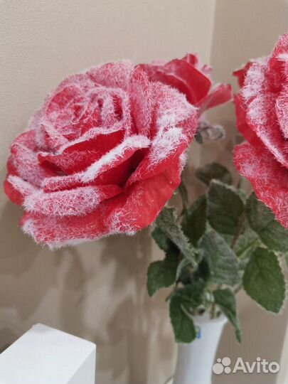 Цветы искусственные в вазе