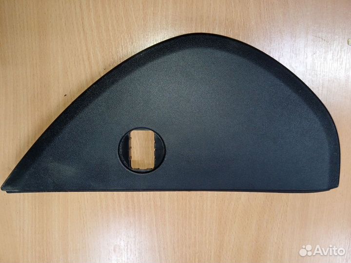 Kia Seed (ED) I накладка на торпедо правая