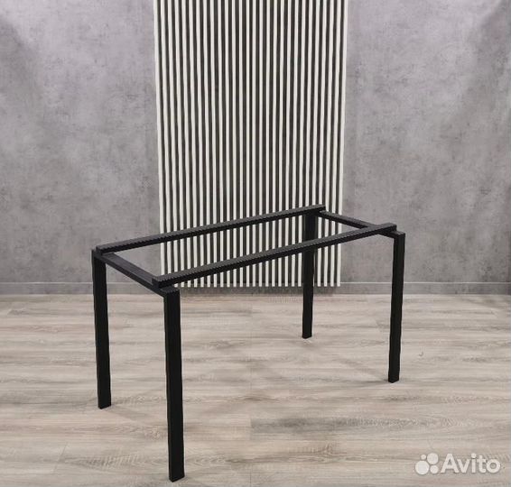 Стол офисный на метал.каркасе в стиле лофт