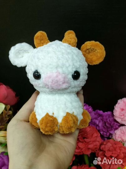 Мягкая вязаная игрушка корова (ручная работа)