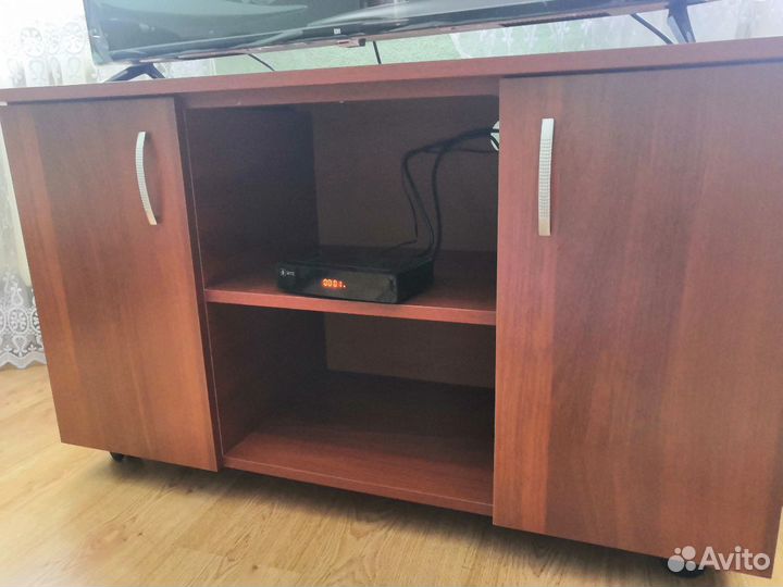 Тумба под телевизор