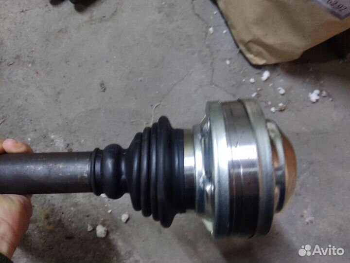 Полуось в сборе